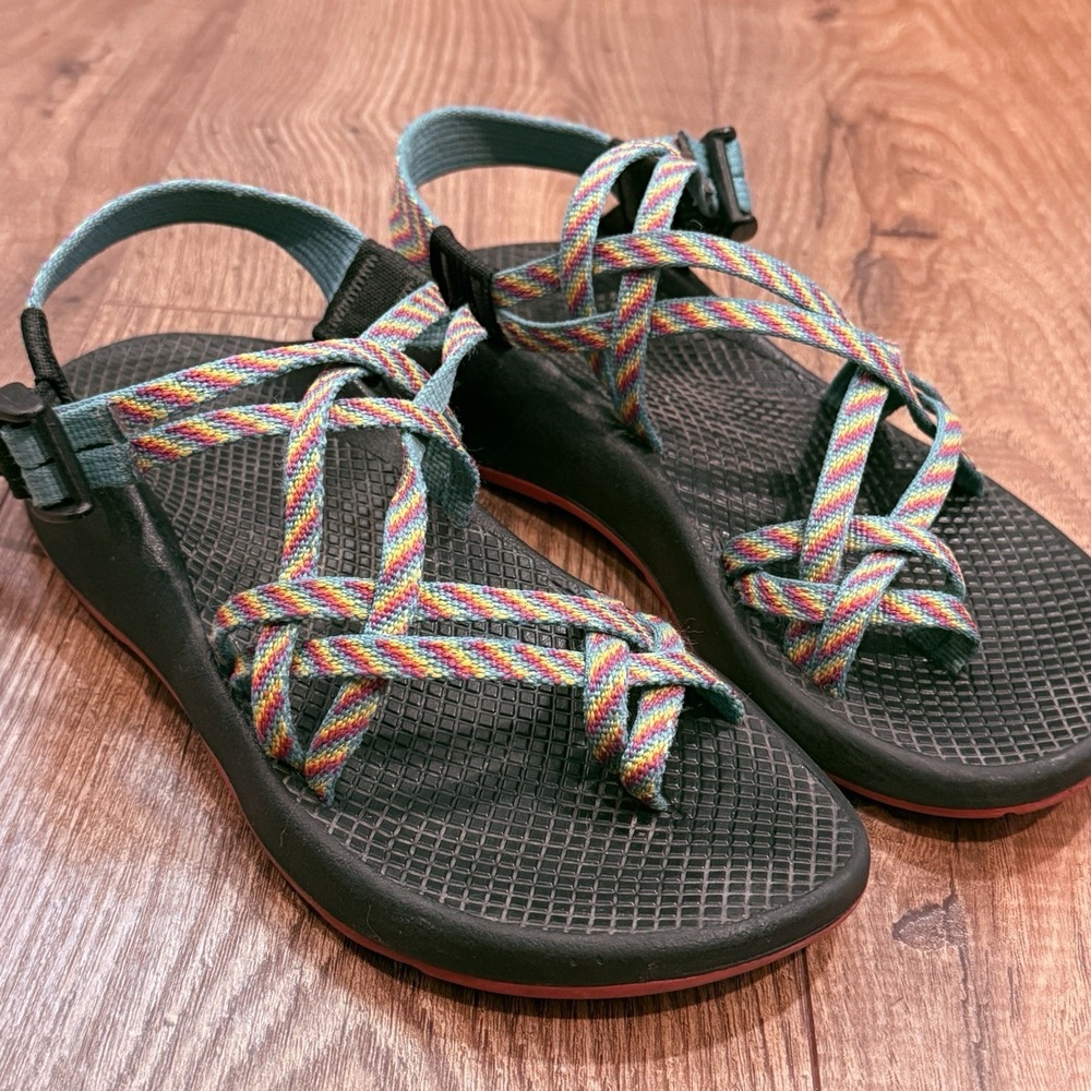 Chaco ZX2 Sport Sandal Fiesta Rainbow  Vibram Beach Pool Tie Ring Womens Size 6